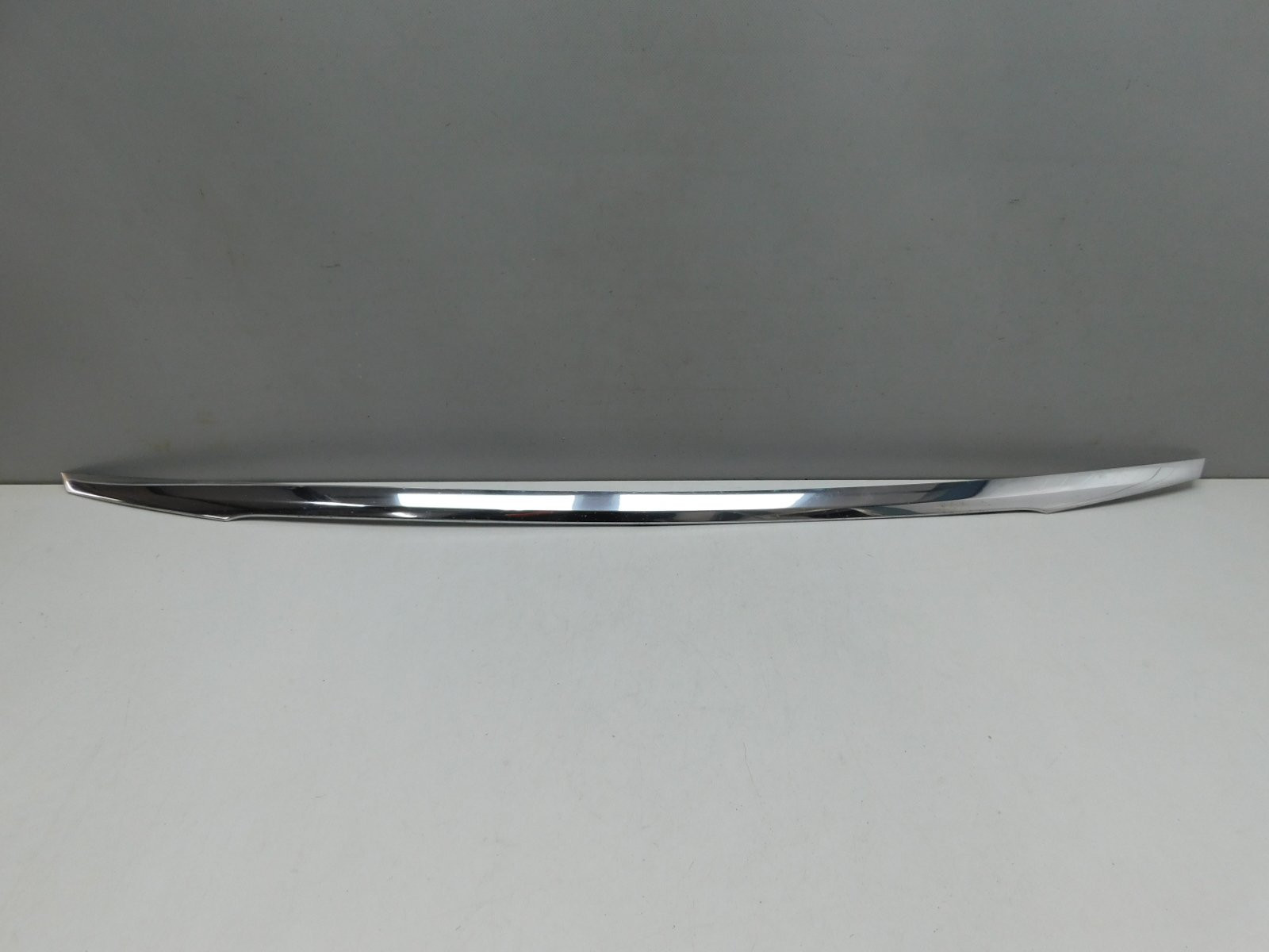 Молдинг крышки багажника Mercedes-Benz C-Klasse W205 2013>