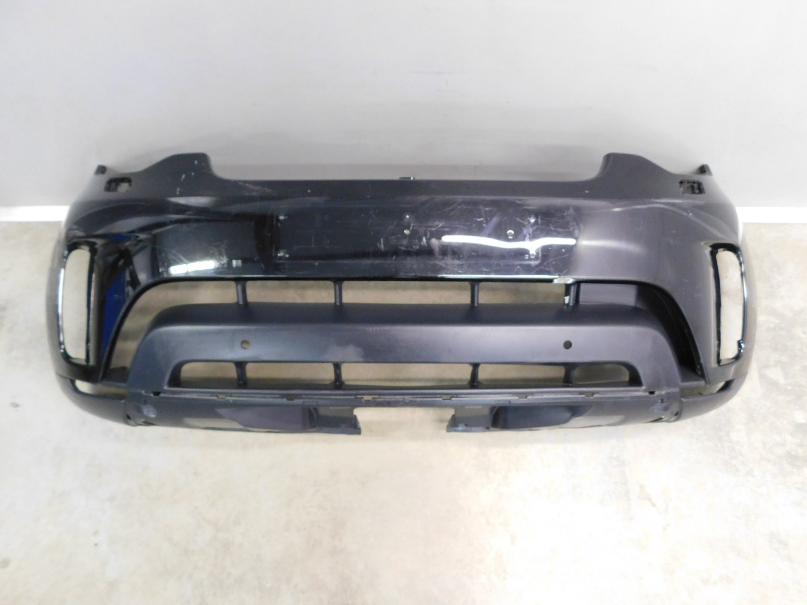 Бампер передний Land Rover Discovery V 2017>