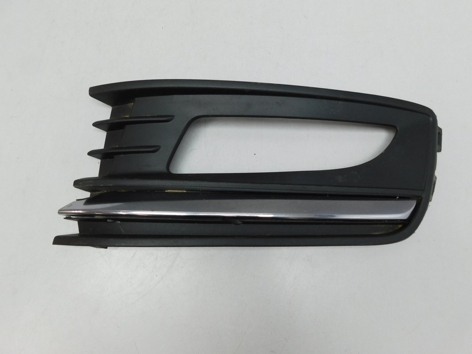 Решетка в бампер левая Volkswagen Polo Sedan 2011-2020