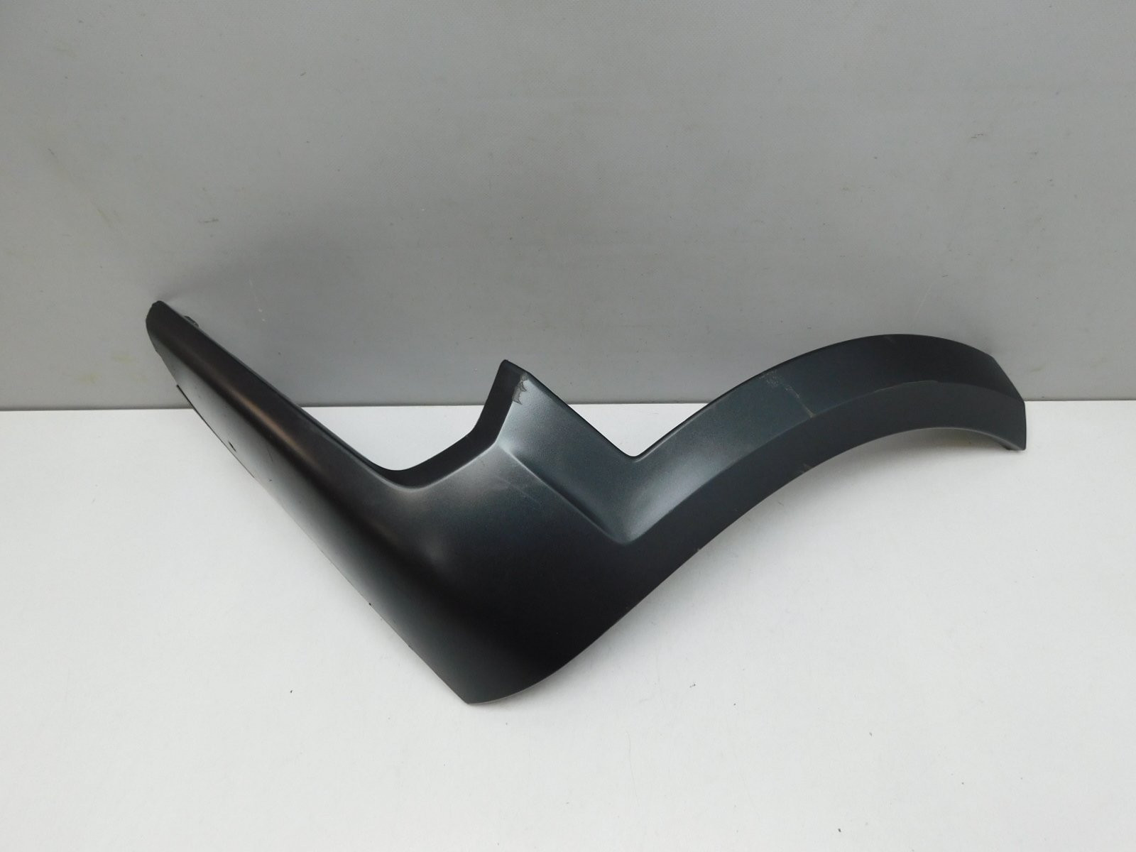 Накладка переднего бампера Volvo V90 Cross Country 2017>