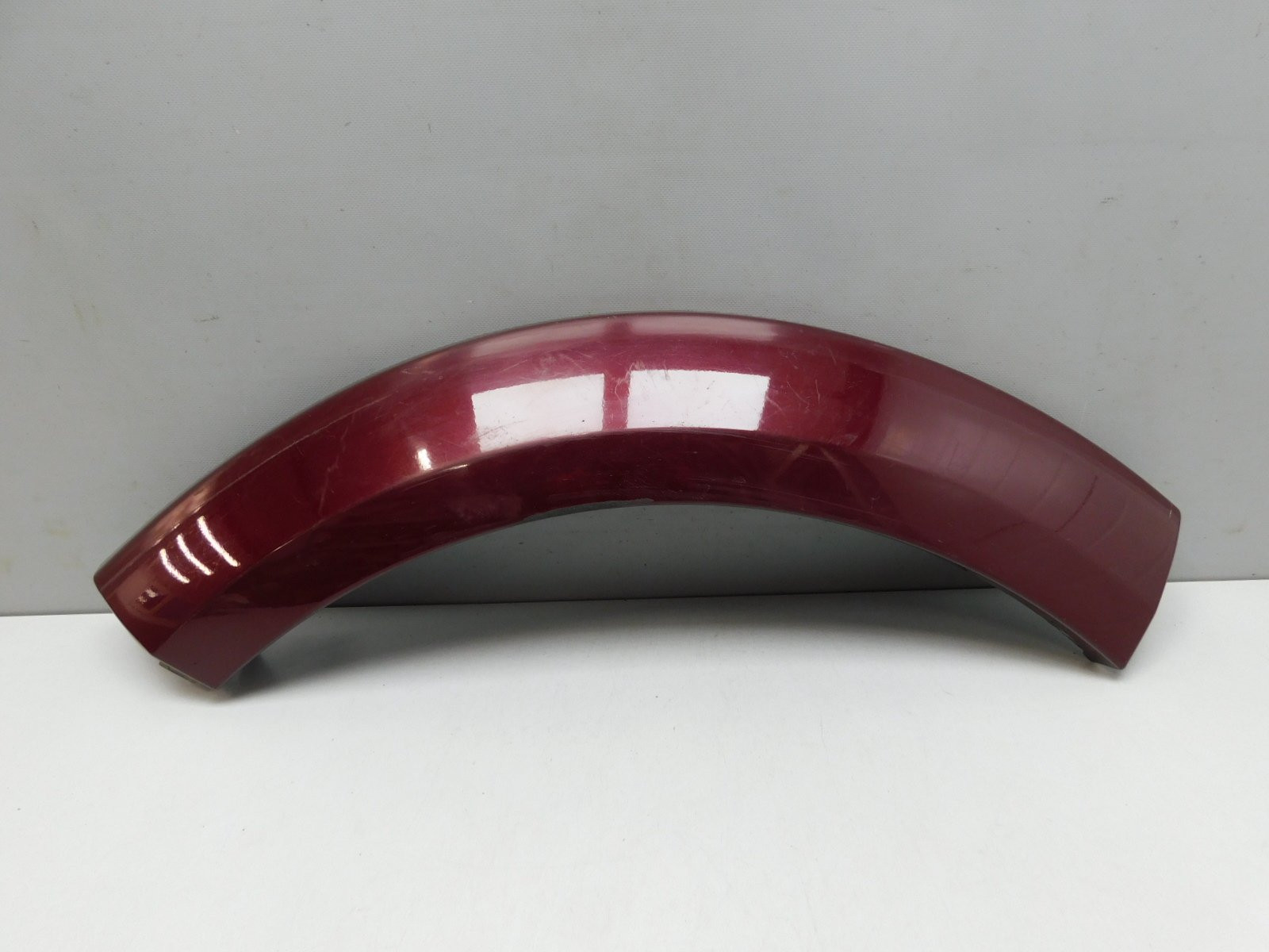 Накладка крыла заднего  правого Land Rover Discovery IV 2009>