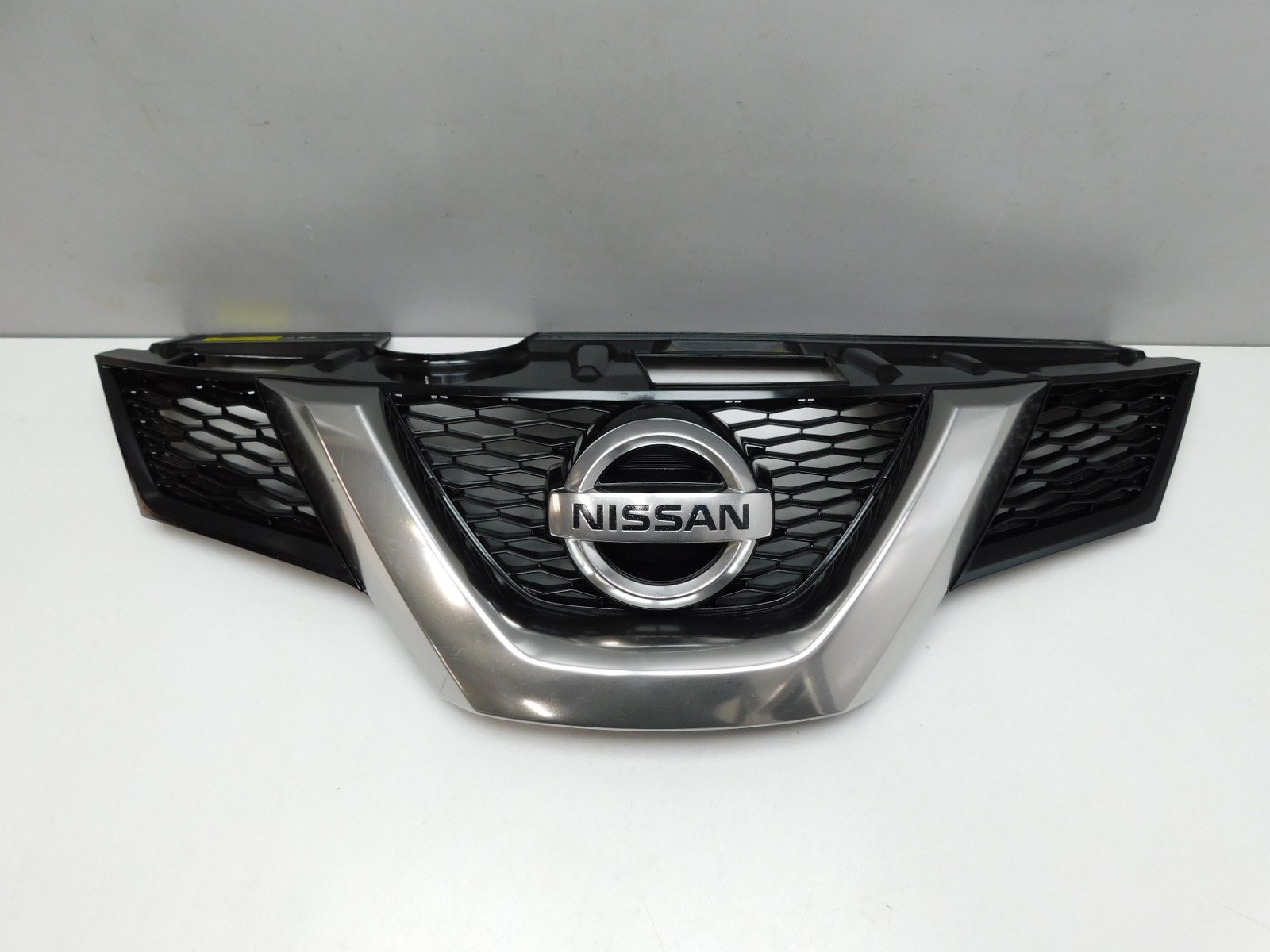 Решетка радиатора Nissan X-Trail (T32) 2014>