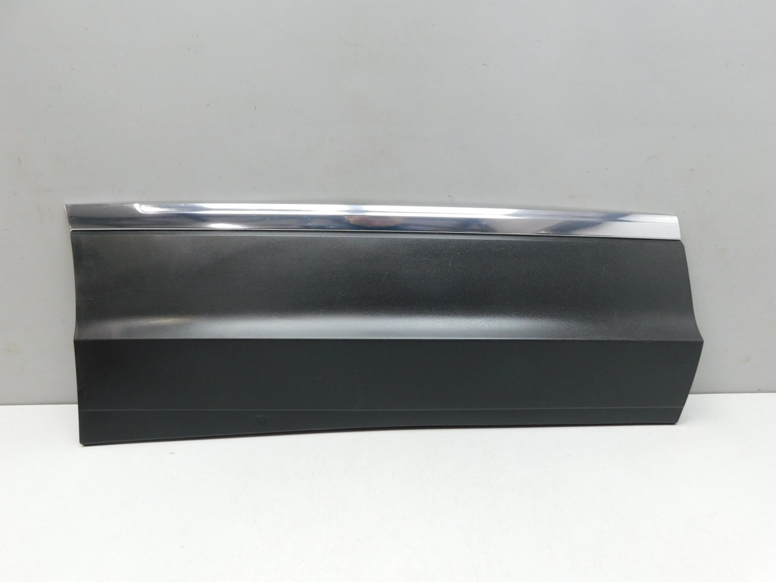 Накладка двери задней правой Volkswagen Tiguan 2017>