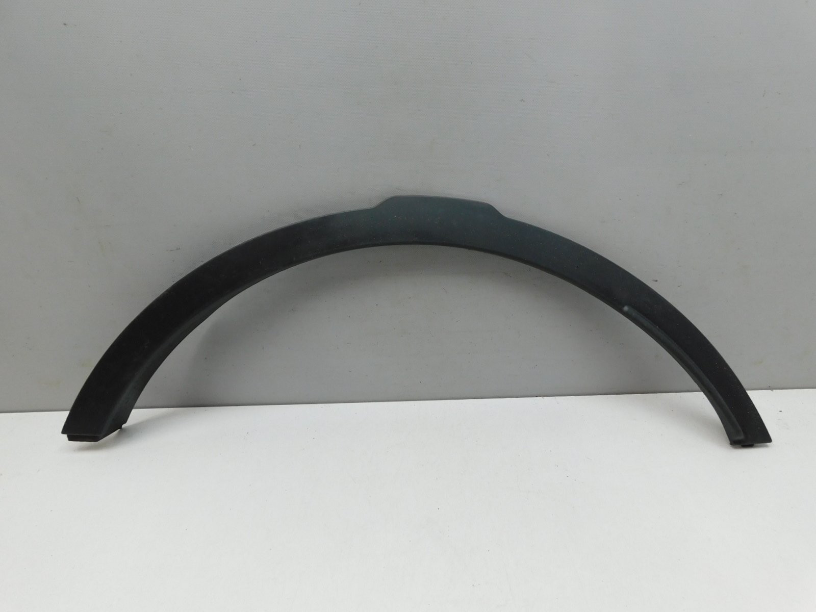 Накладка крыла заднего  левого Land Rover Range Rover Evoque 2011-2019