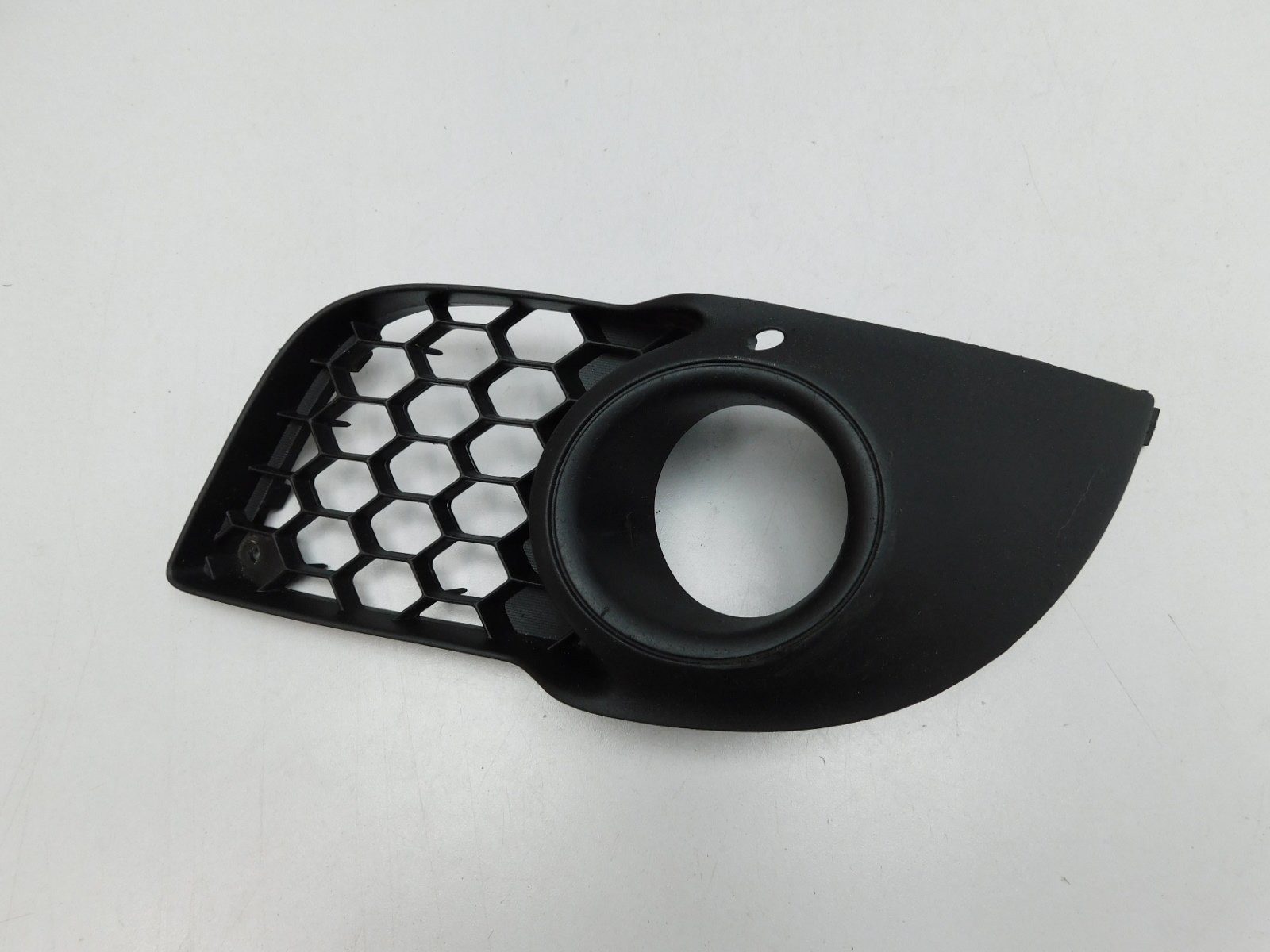 Решетка в бампер правая Mitsubishi Lancer 2007>