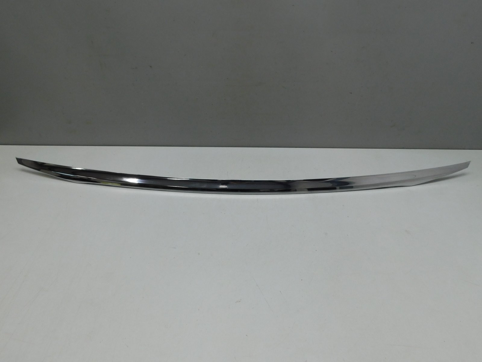 Молдинг крышки багажника Mercedes-Benz E-Klasse W213 2016>