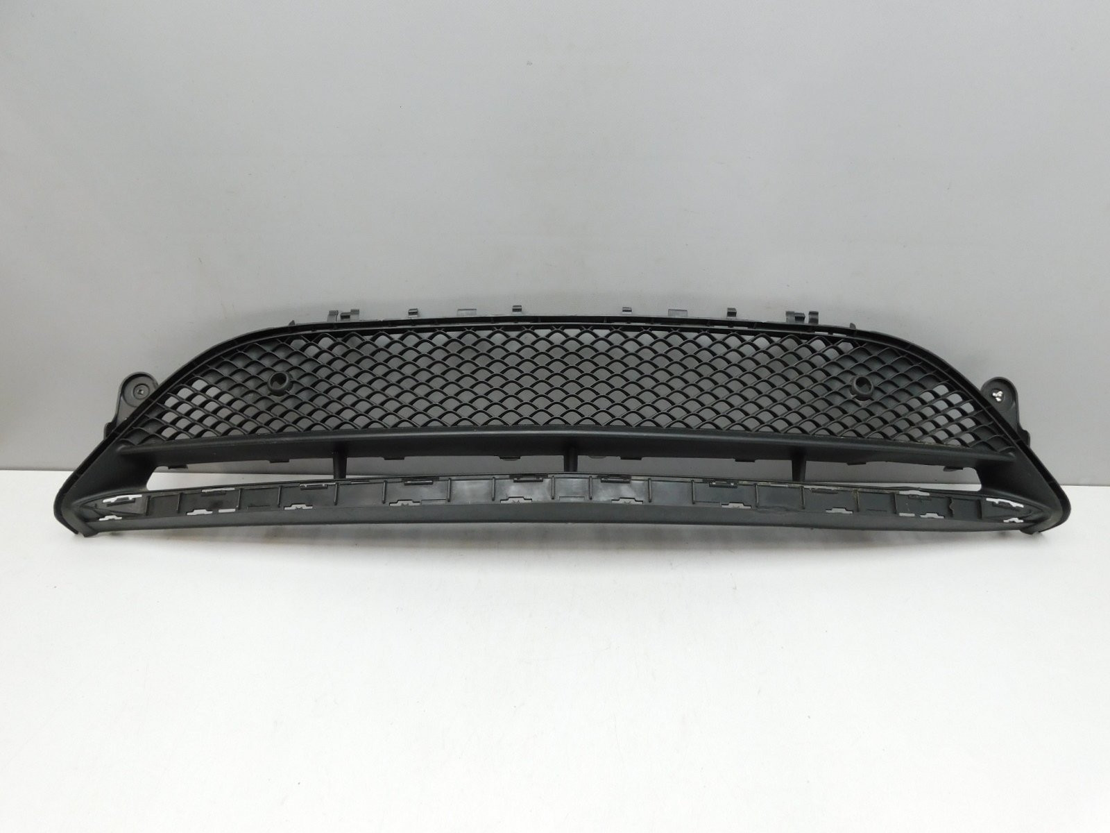 Решетка в бампер центральная Mercedes-Benz E-Klasse W213 2016>