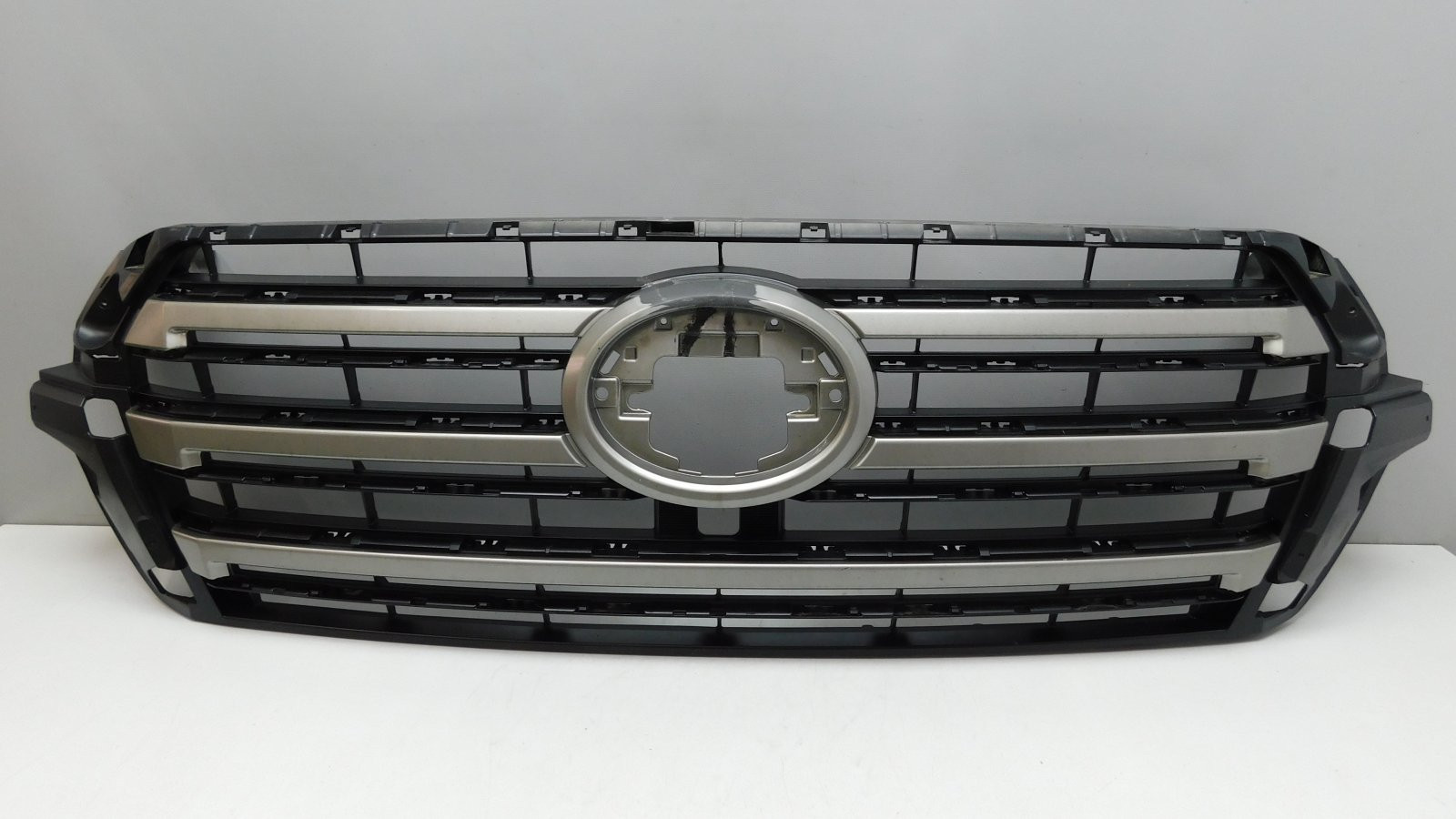 Решетка радиатора Toyota Land Cruiser (200) 2008>