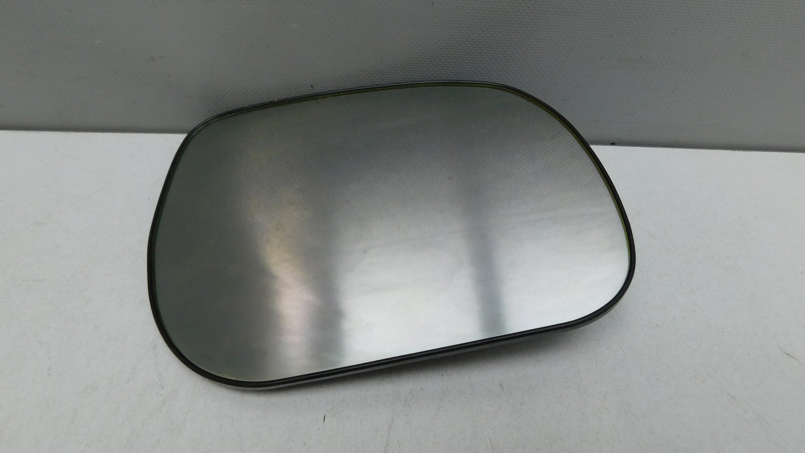 Стекло зеркала правого Toyota RAV 4 2006-2013