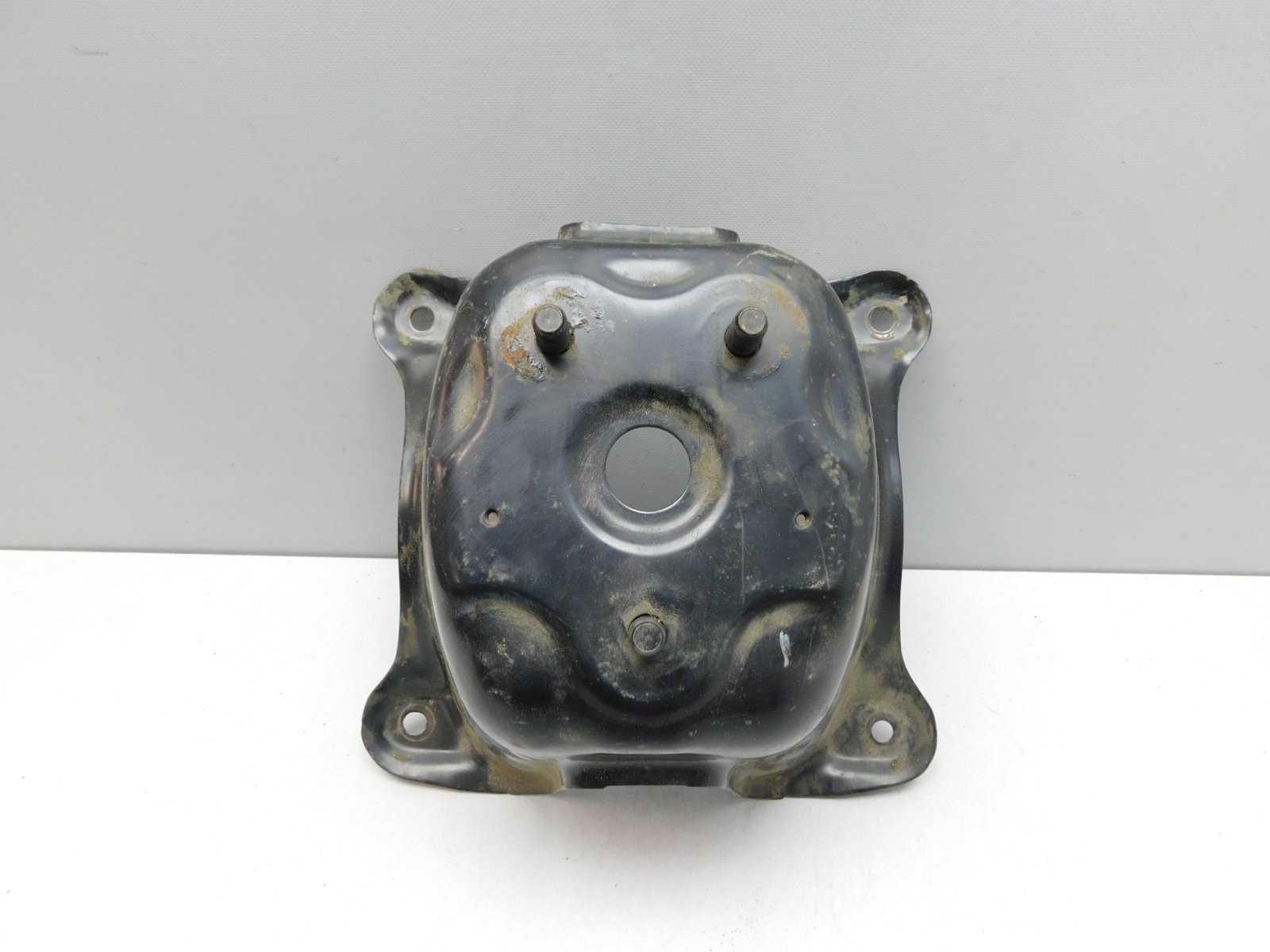 Кронштейн крепления запасного ко Suzuki Grand Vitara 2006>