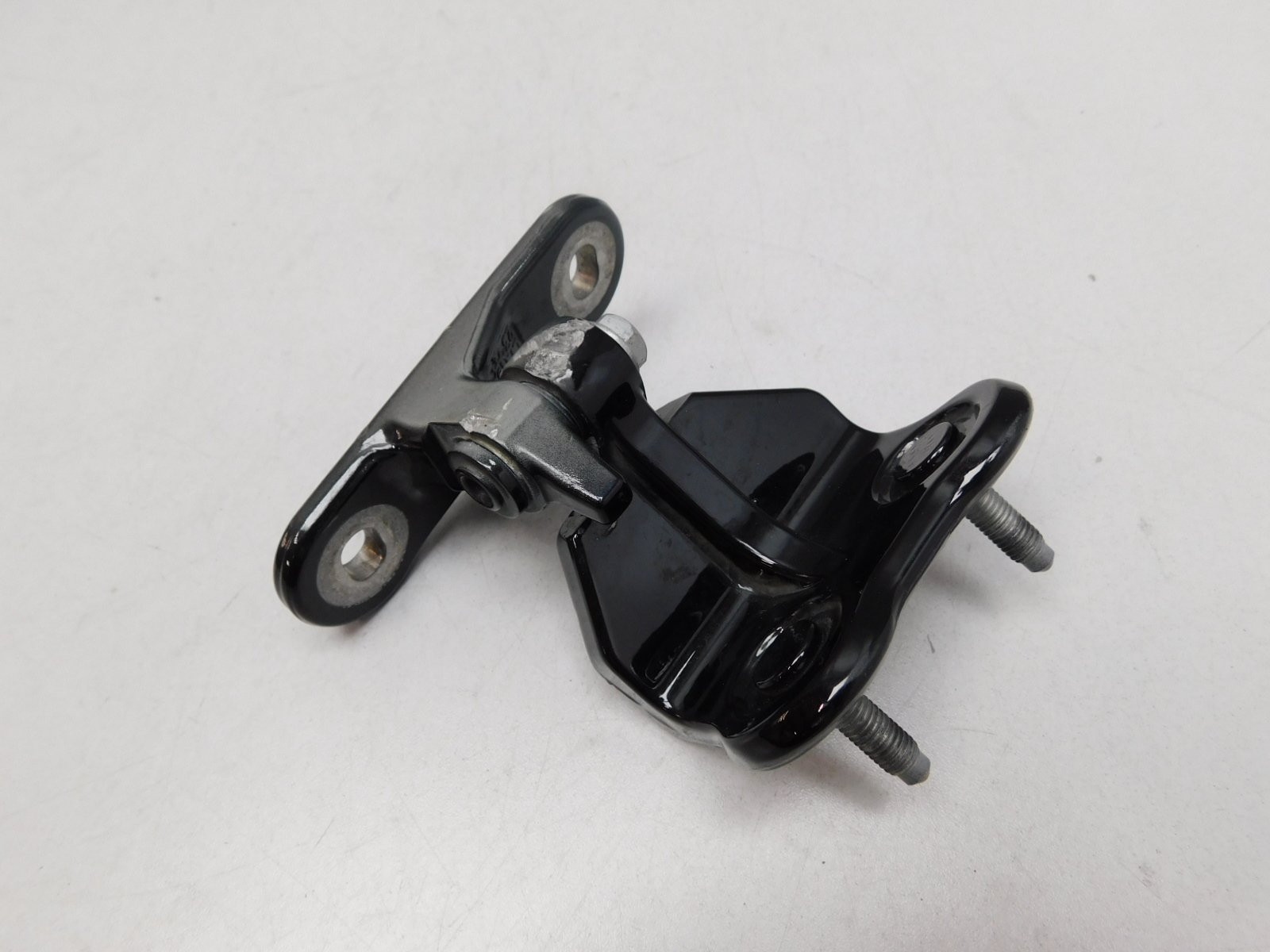 Петля двери задней левой Mercedes-Benz S-Klasse W222 2013>