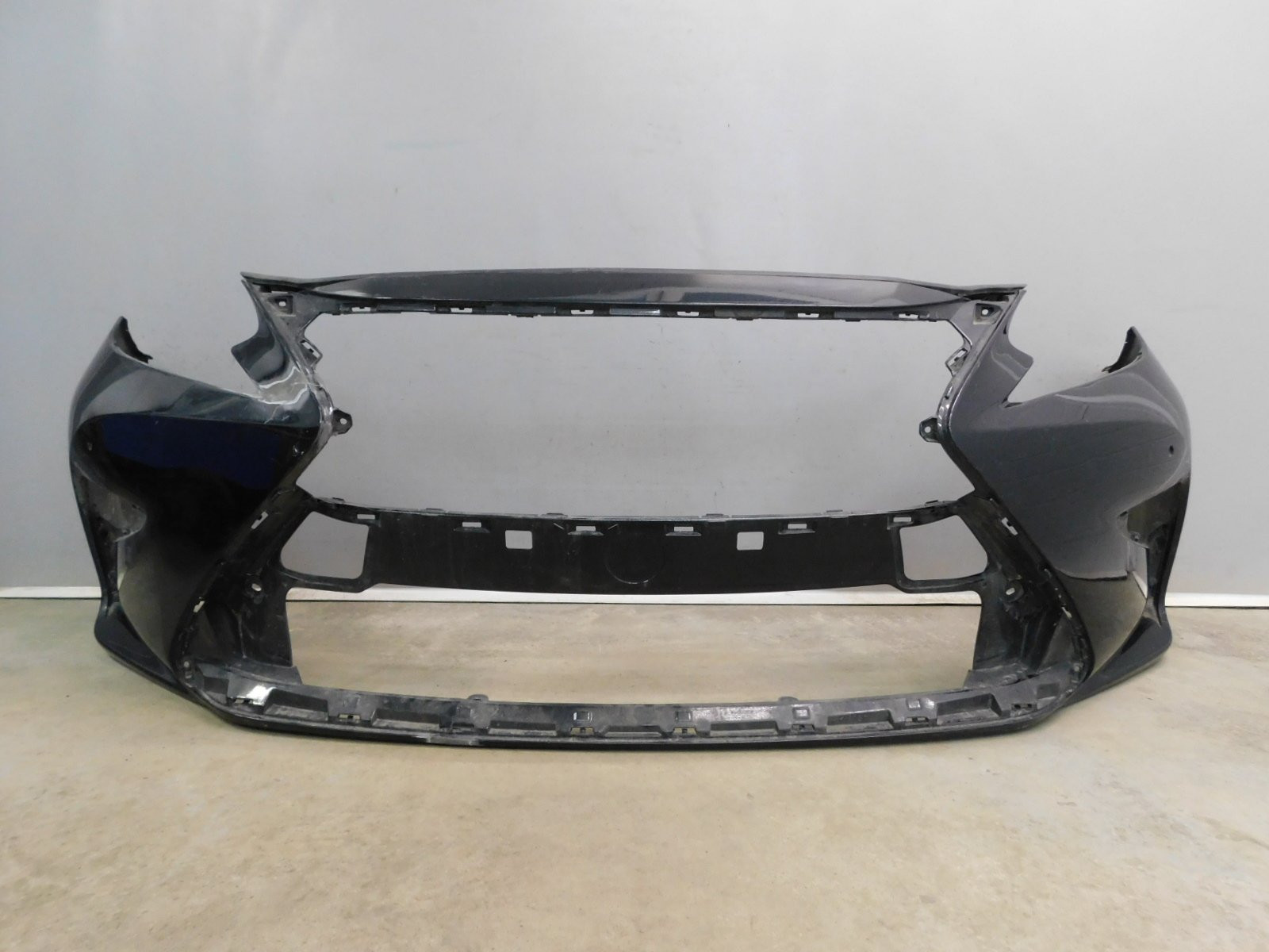 Бампер передний Lexus ES 2012-2018