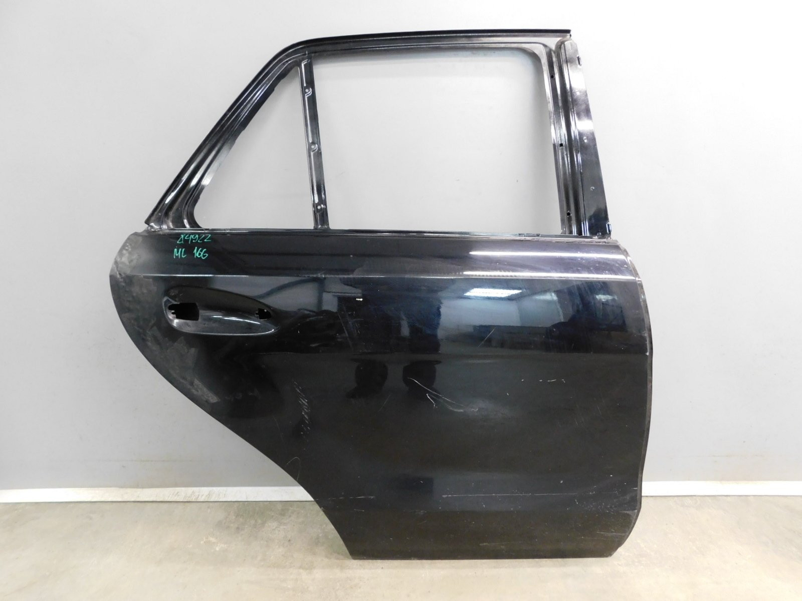 Дверь задняя правая Mercedes-Benz M-Klasse (ML/GLE) W166 2011>