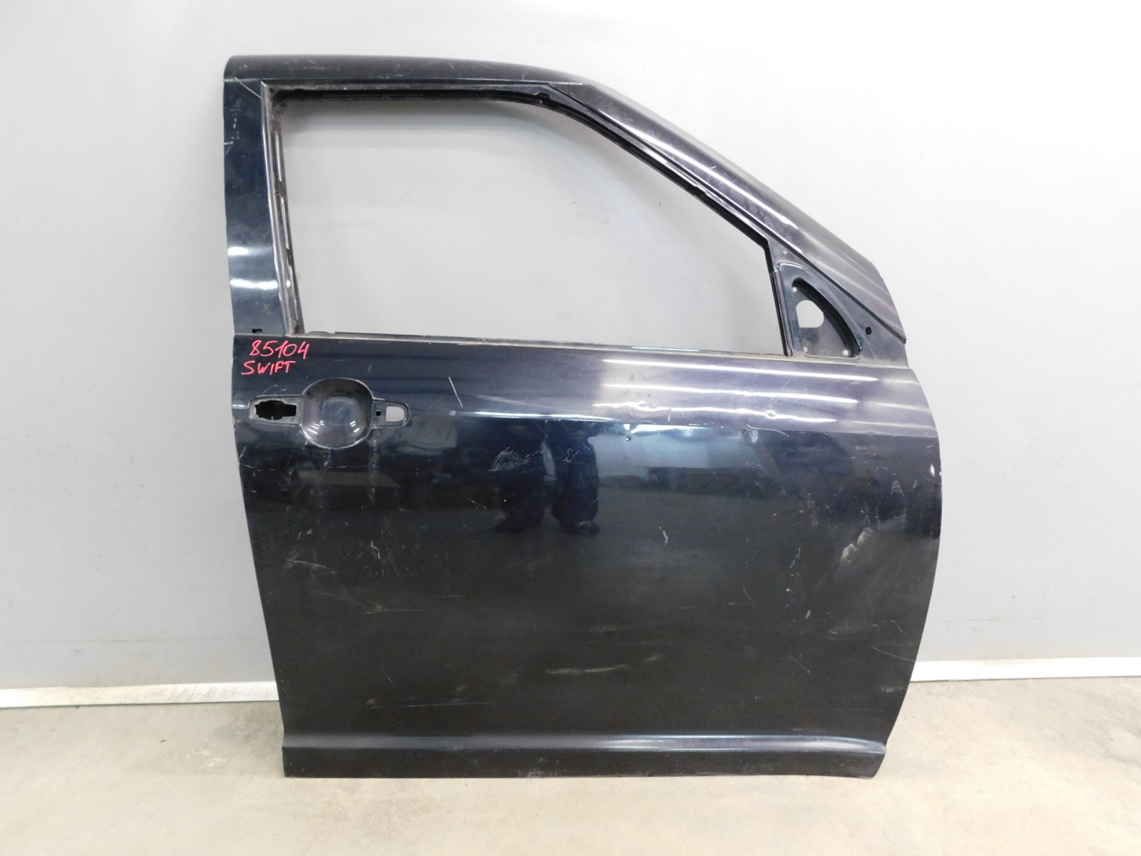 Дверь передняя правая Suzuki Swift 2004-2011