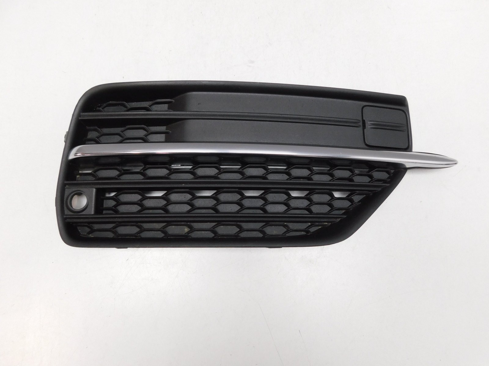 Решетка в бампер правая Volvo XC90 2015>