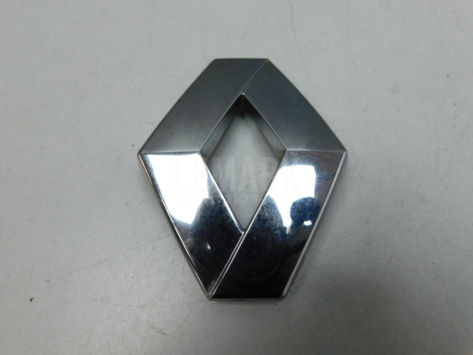 Эмблема Renault Megane III 2009-2016 908890016R