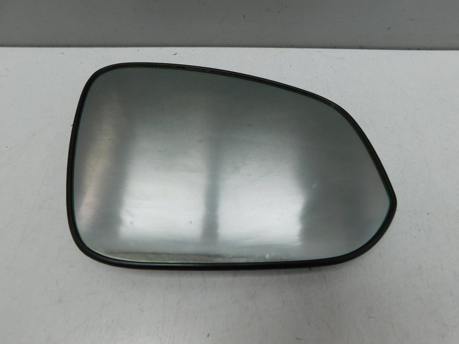 Стекло зеркала правого Toyota RAV 4 2013-2019