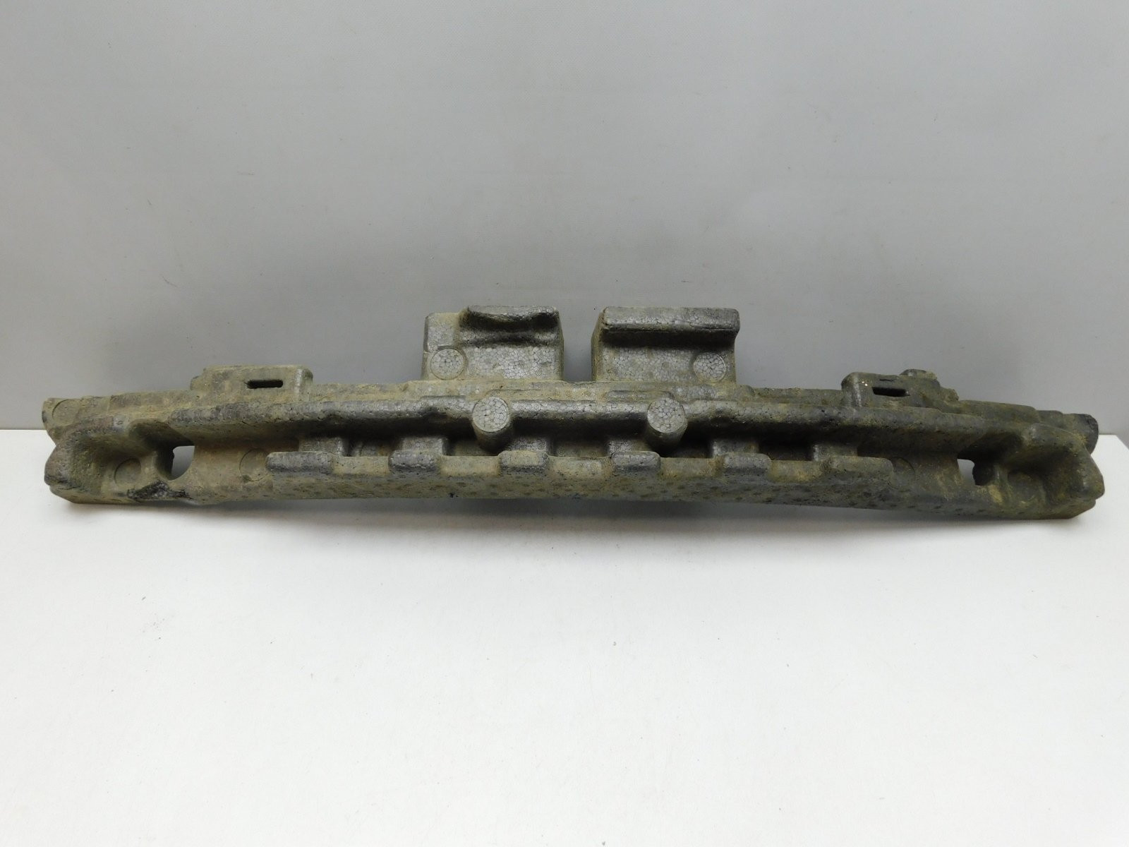 Усилитель переднего бампера Kia Sorento 2009>