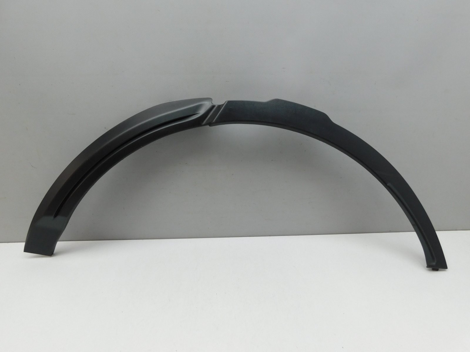 Накладка крыла заднего  левого Land Rover Range Rover Evoque 2011-2019