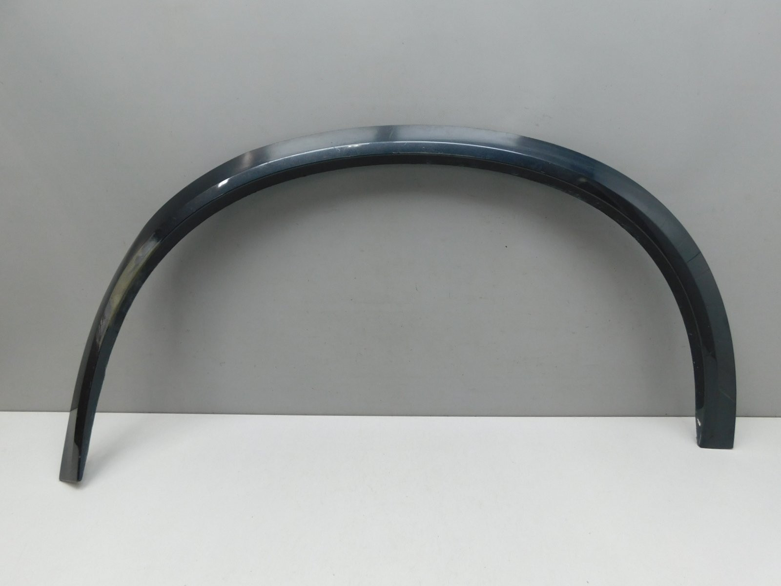 Накладка крыла переднего левого Volvo XC90 2015>