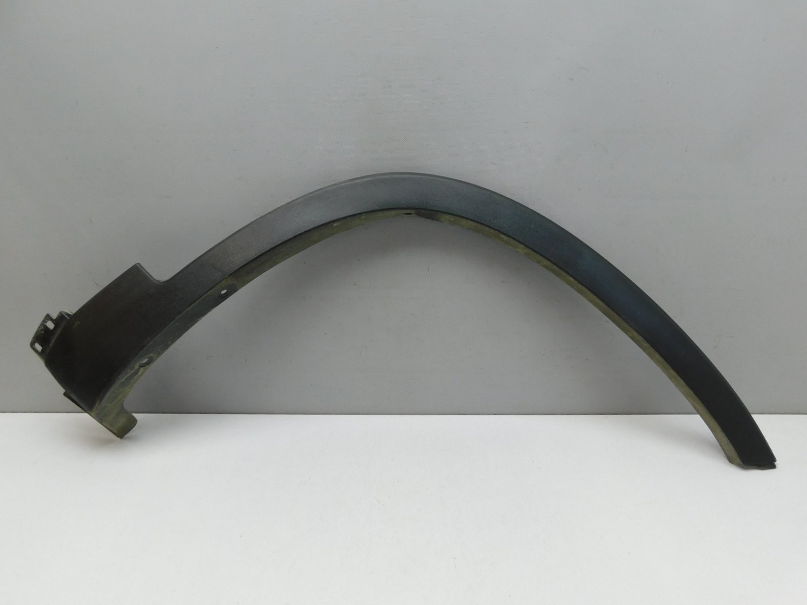 Накладка крыла переднего правого Kia Sorento 2009>