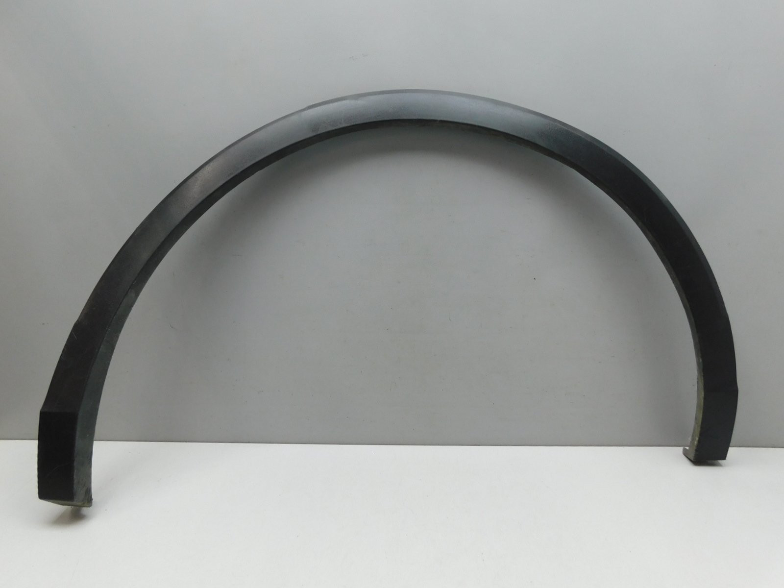 Накладка крыла заднего  левого Volkswagen Tiguan 2017>