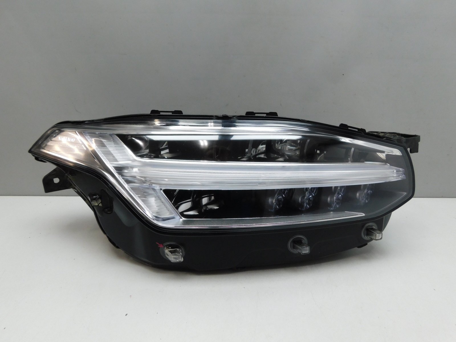 Фара правая Volvo XC90 2015>