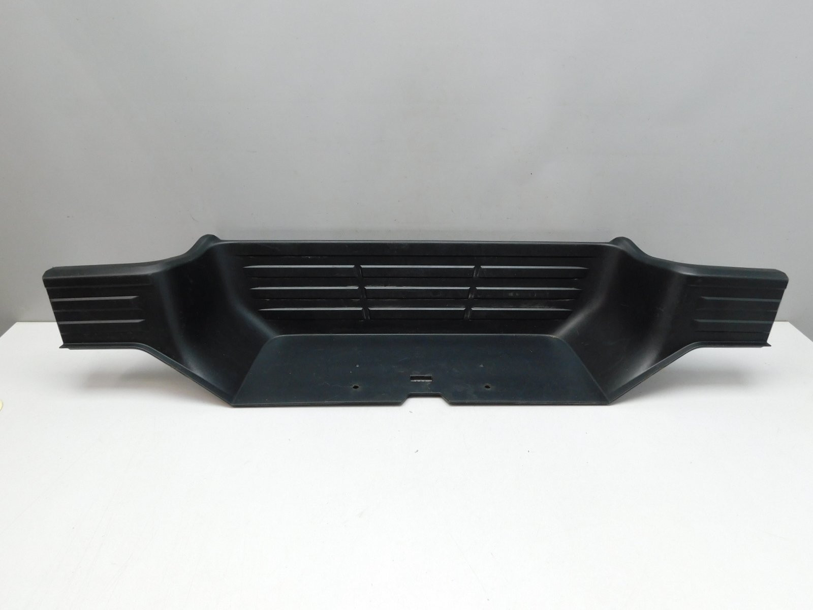 Накладка заднего бампера Toyota Hilux 2015>