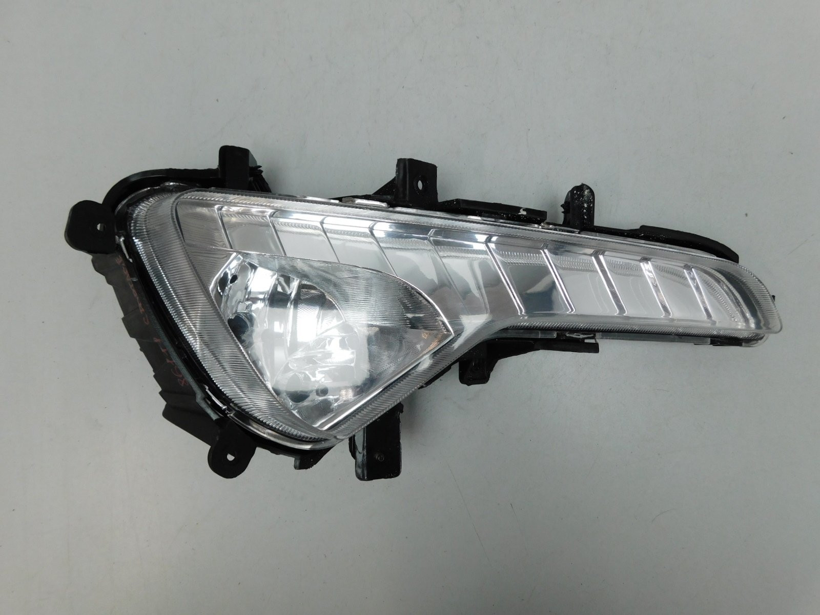 Фара противотуманная правая Kia Sportage 2010-2015