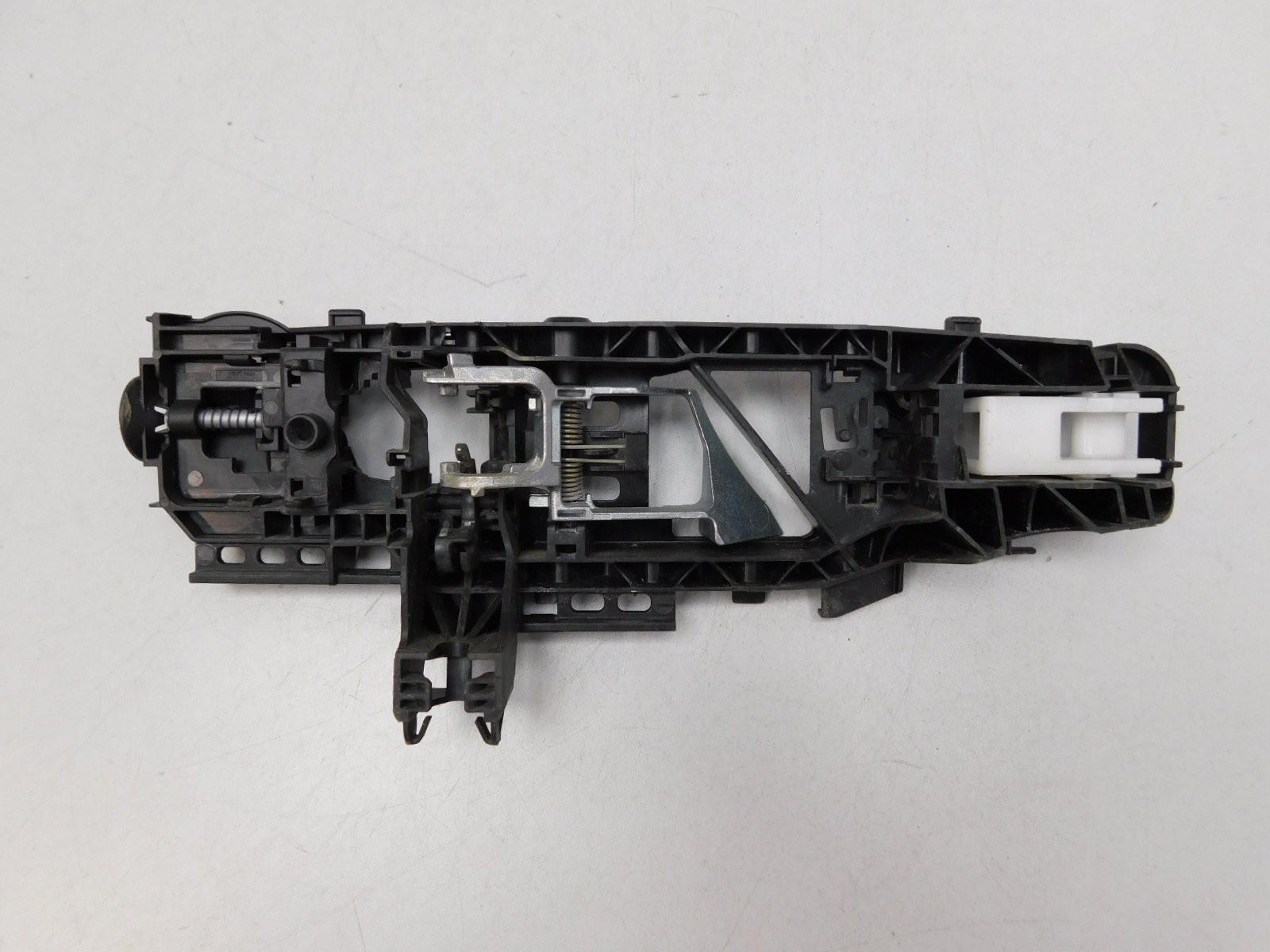 Крепление Mercedes-Benz C-Klasse W205 2013>