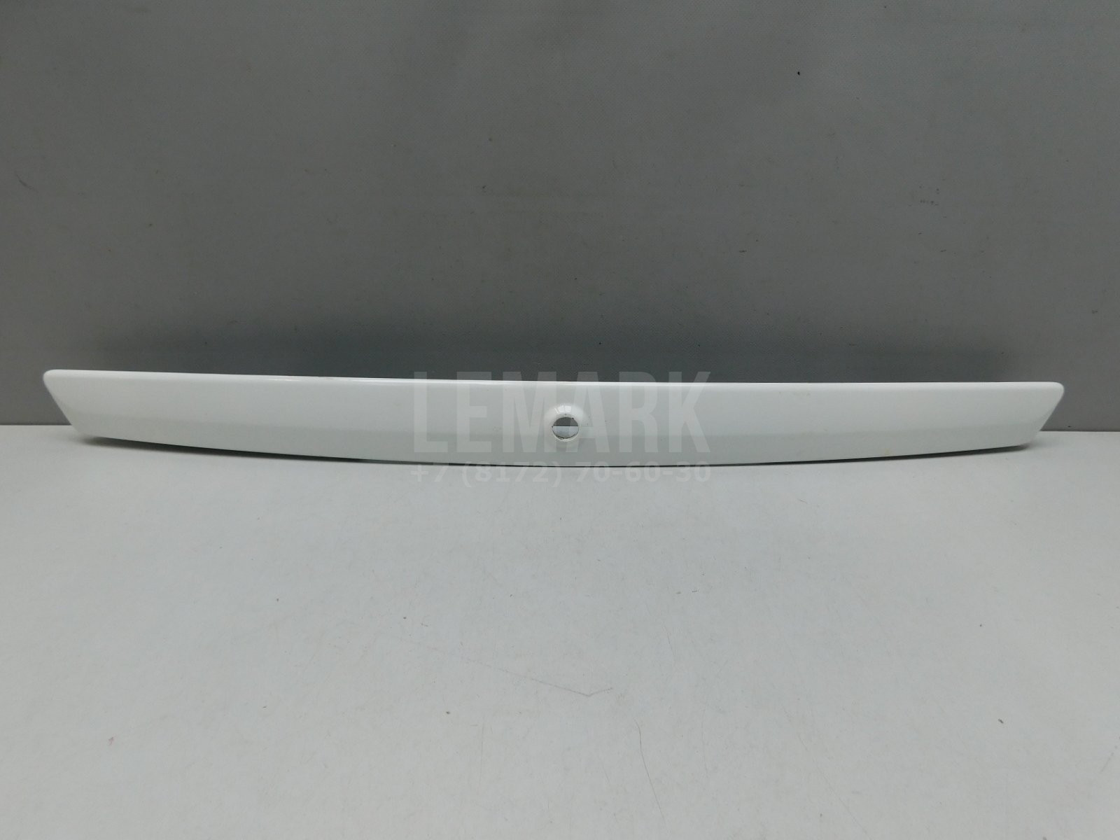 Накладка крышки багажника VAZ Kalina 2 2013> 21928212526