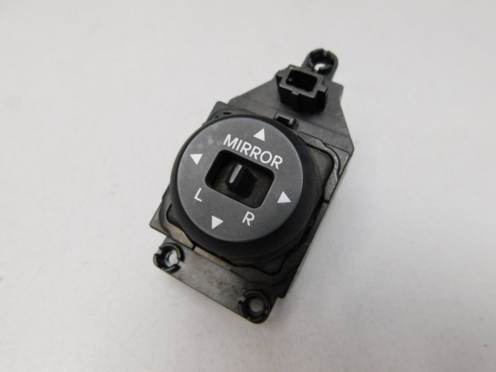 Переключатель регулировки зеркал Hyundai Solaris 2010-2017