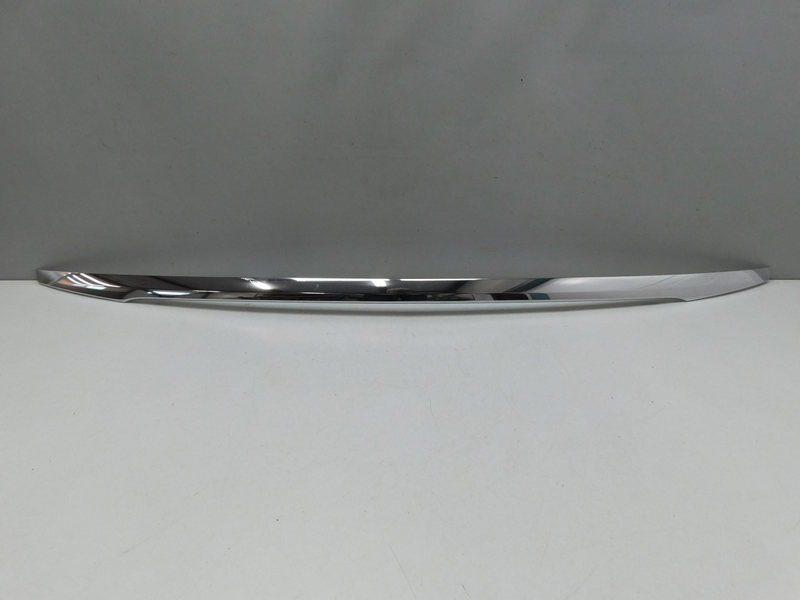 Молдинг крышки багажника Mercedes-Benz C-Klasse W205 2013>