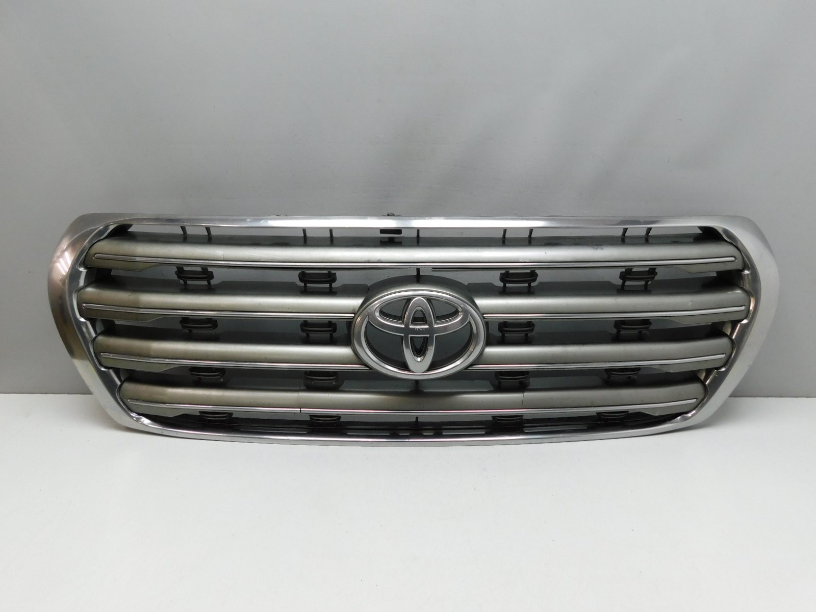 Решетка радиатора Toyota Land Cruiser (200) 2008>