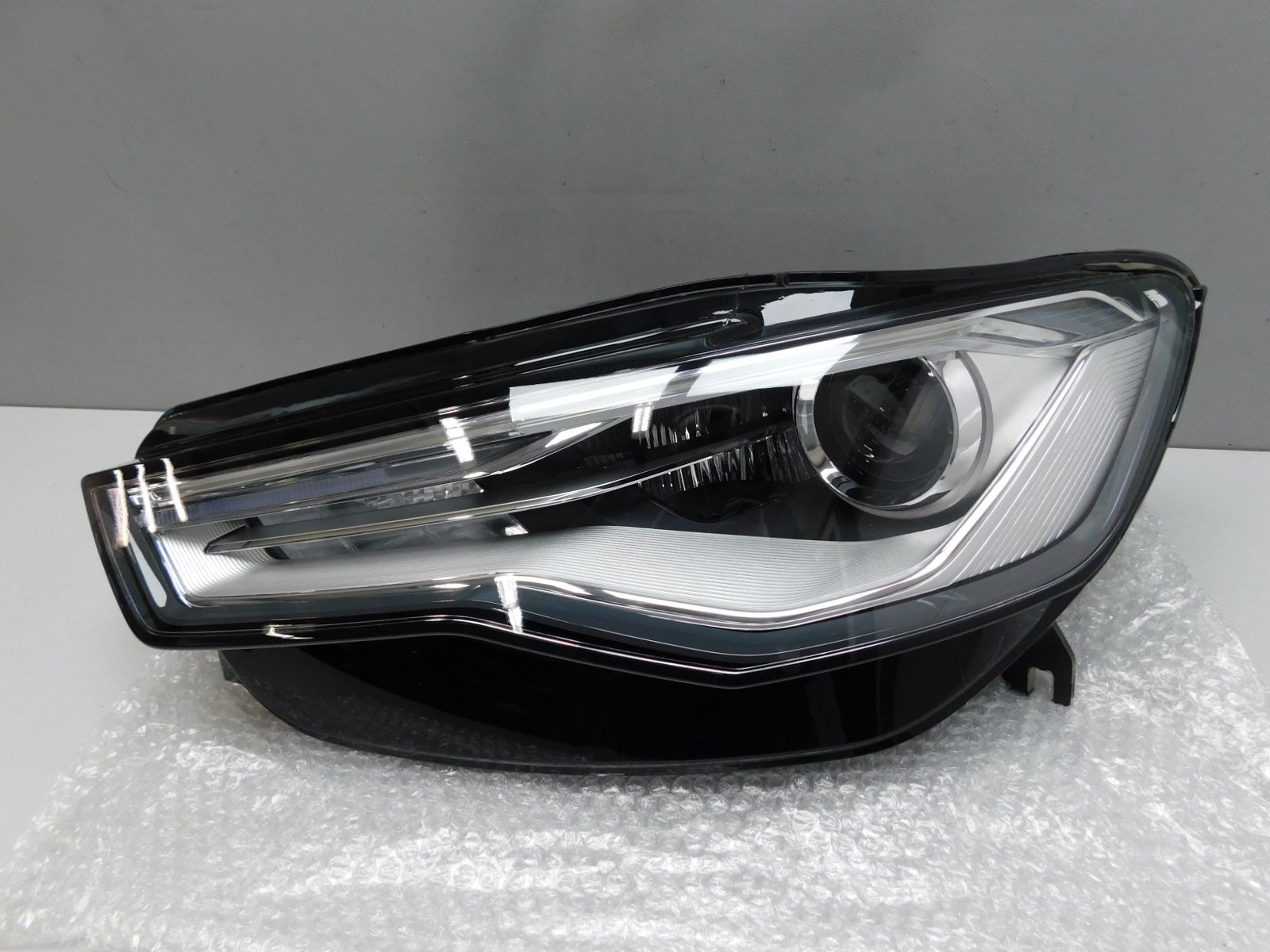 Фара левая Audi A6 [C7,4G] 2011-2018