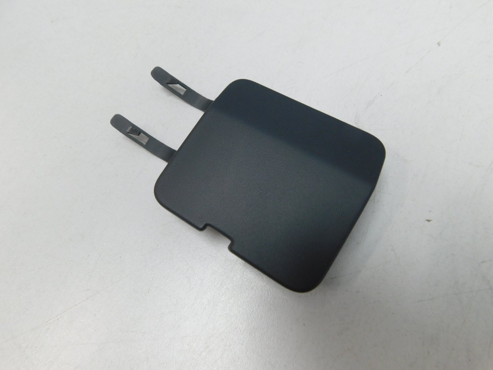 Заглушка буксировочного крюка Renault Sandero 2009>