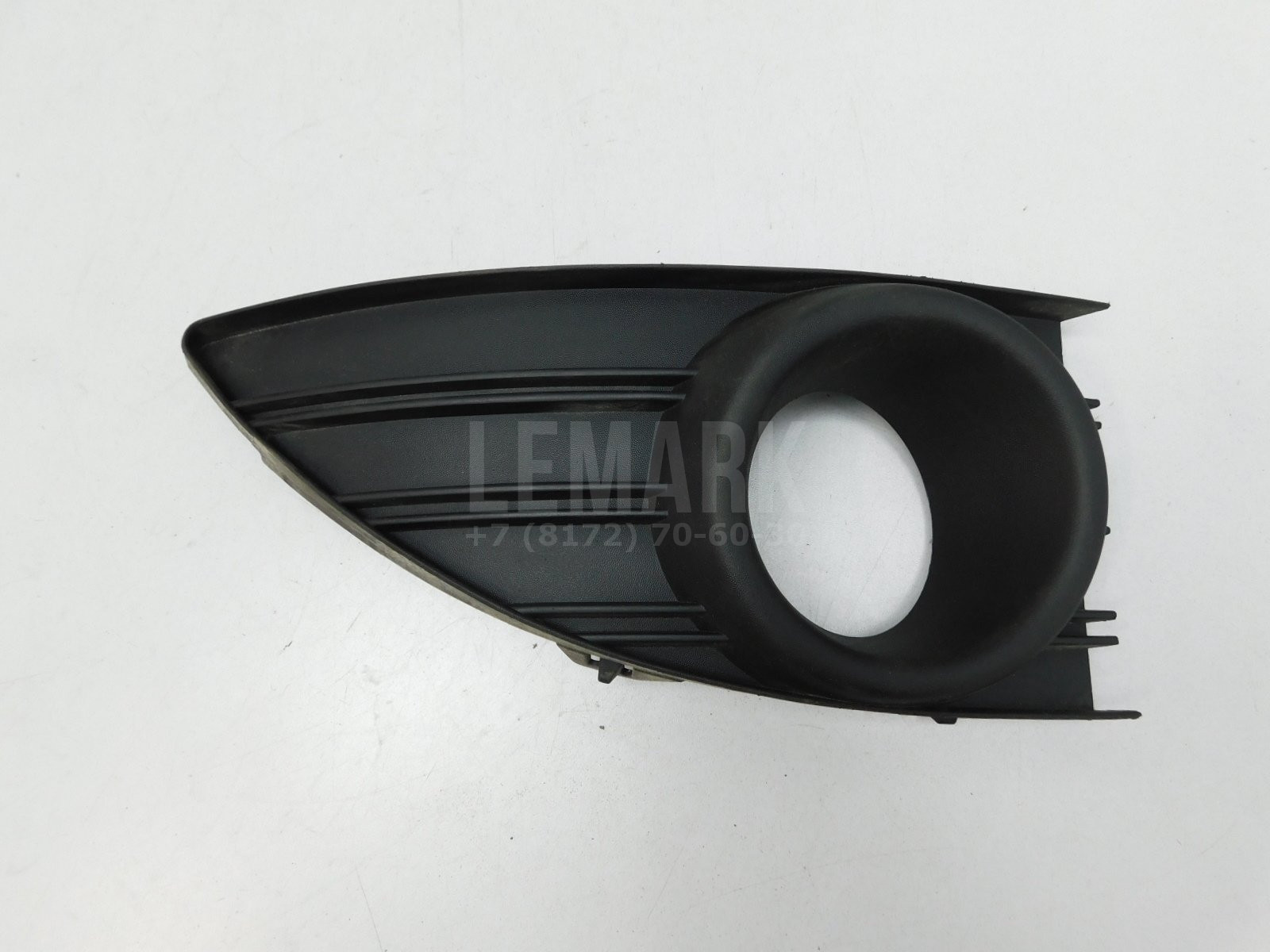 Решетка в бампер правая Renault Fluence 2010> 261520005R