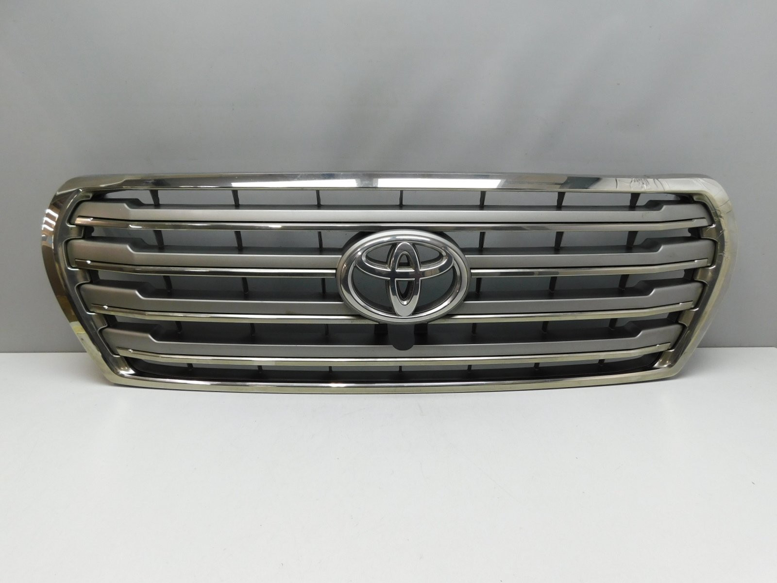 Решетка радиатора Toyota Land Cruiser (200) 2008>