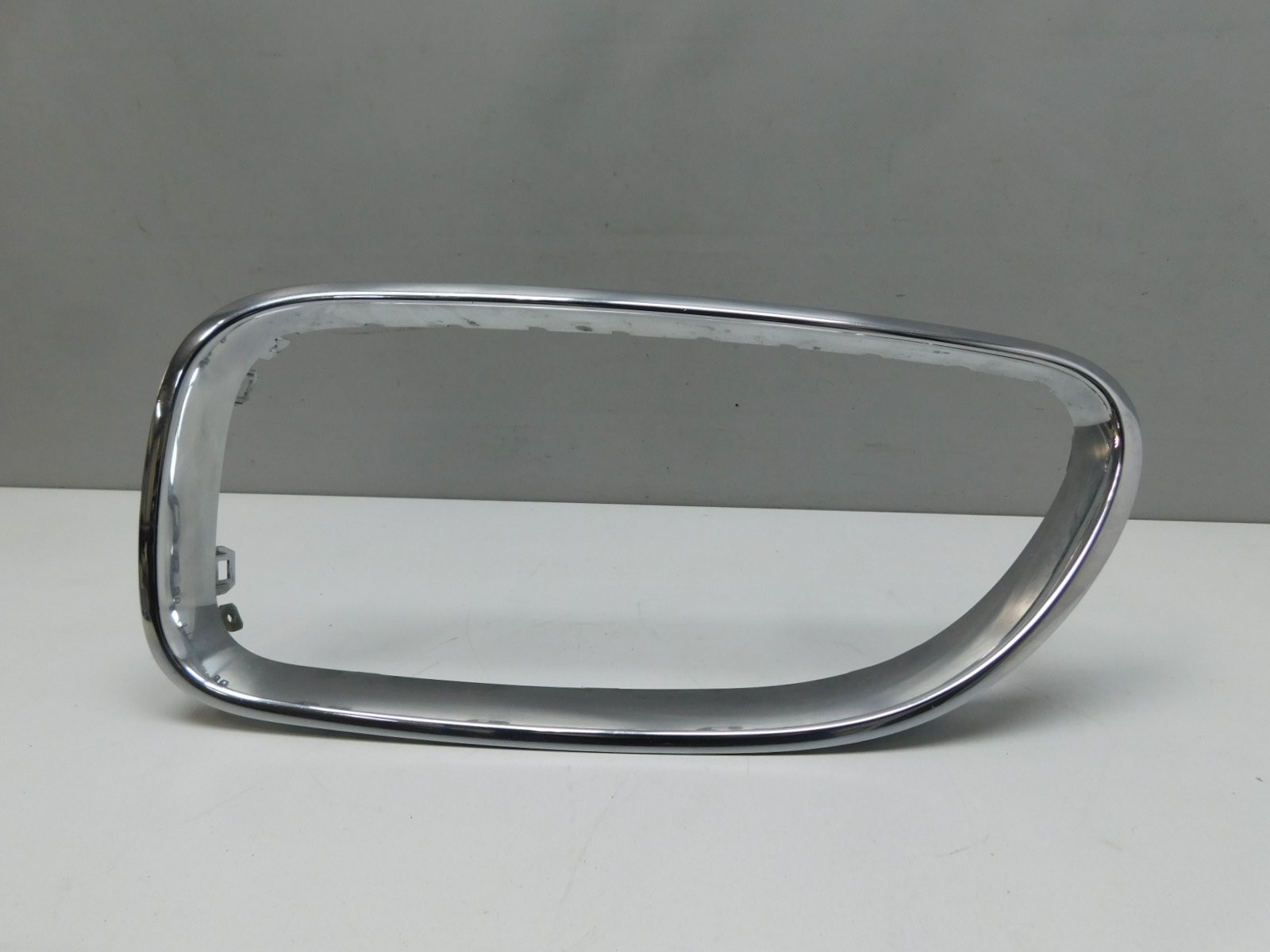 Накладка на решетку радиатора BMW 6-серия F12/F13 2009>