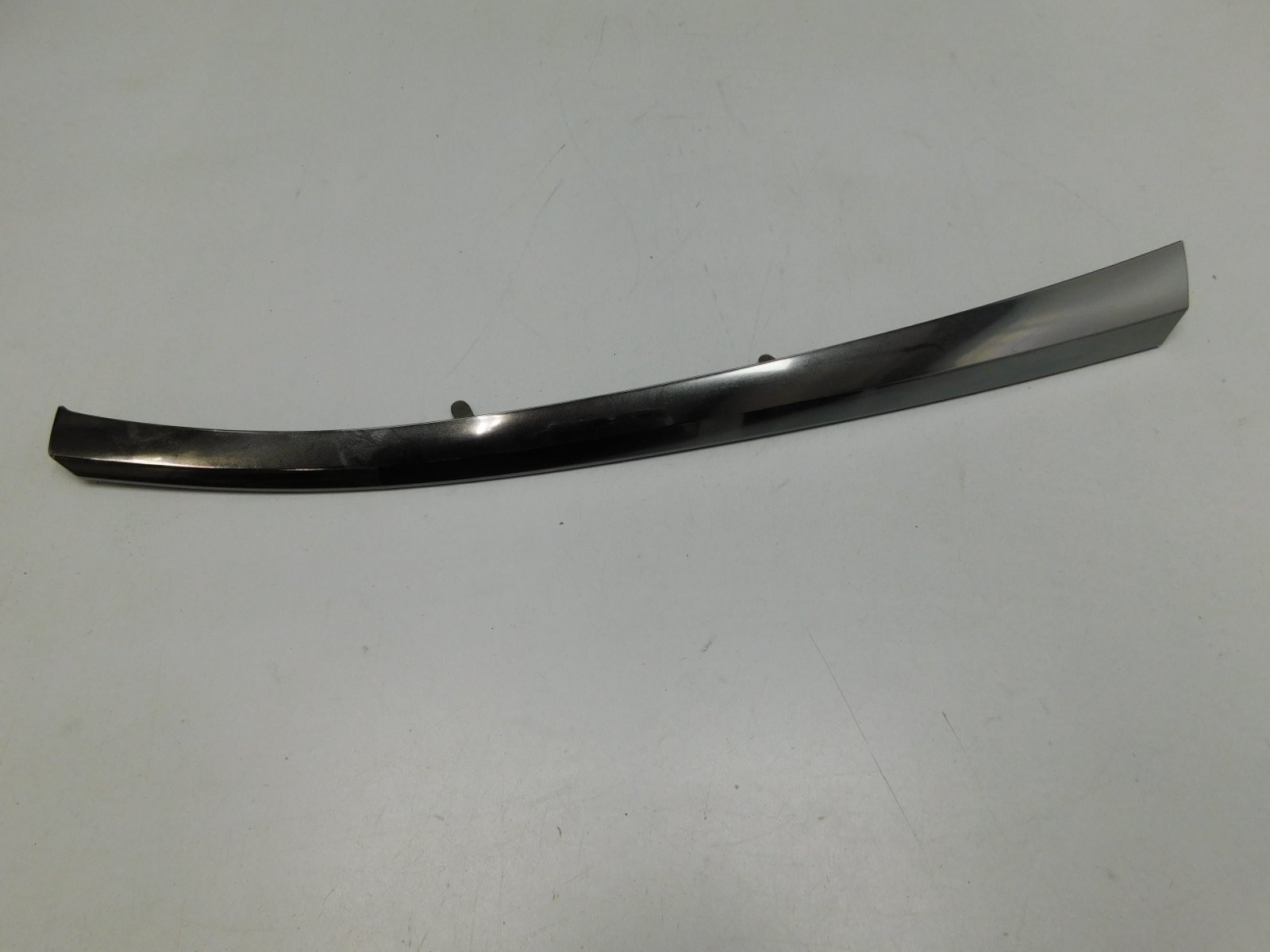 Молдинг решетки радиатора Toyota Camry V50 2011-2018