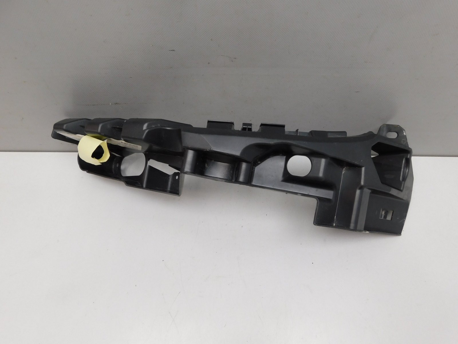 Кронштейн переднего бампера Renault Scenic 2003-2009