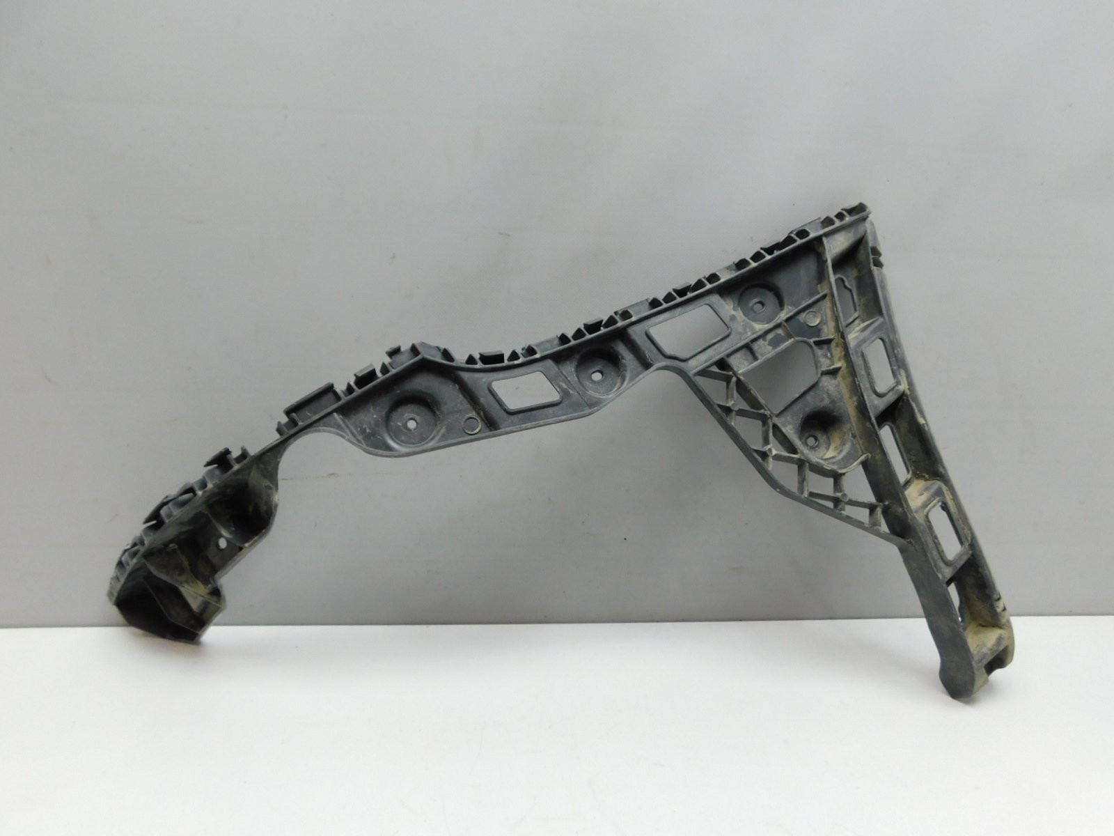 Направляющая заднего бампера Volkswagen Polo Sedan 2011-2020