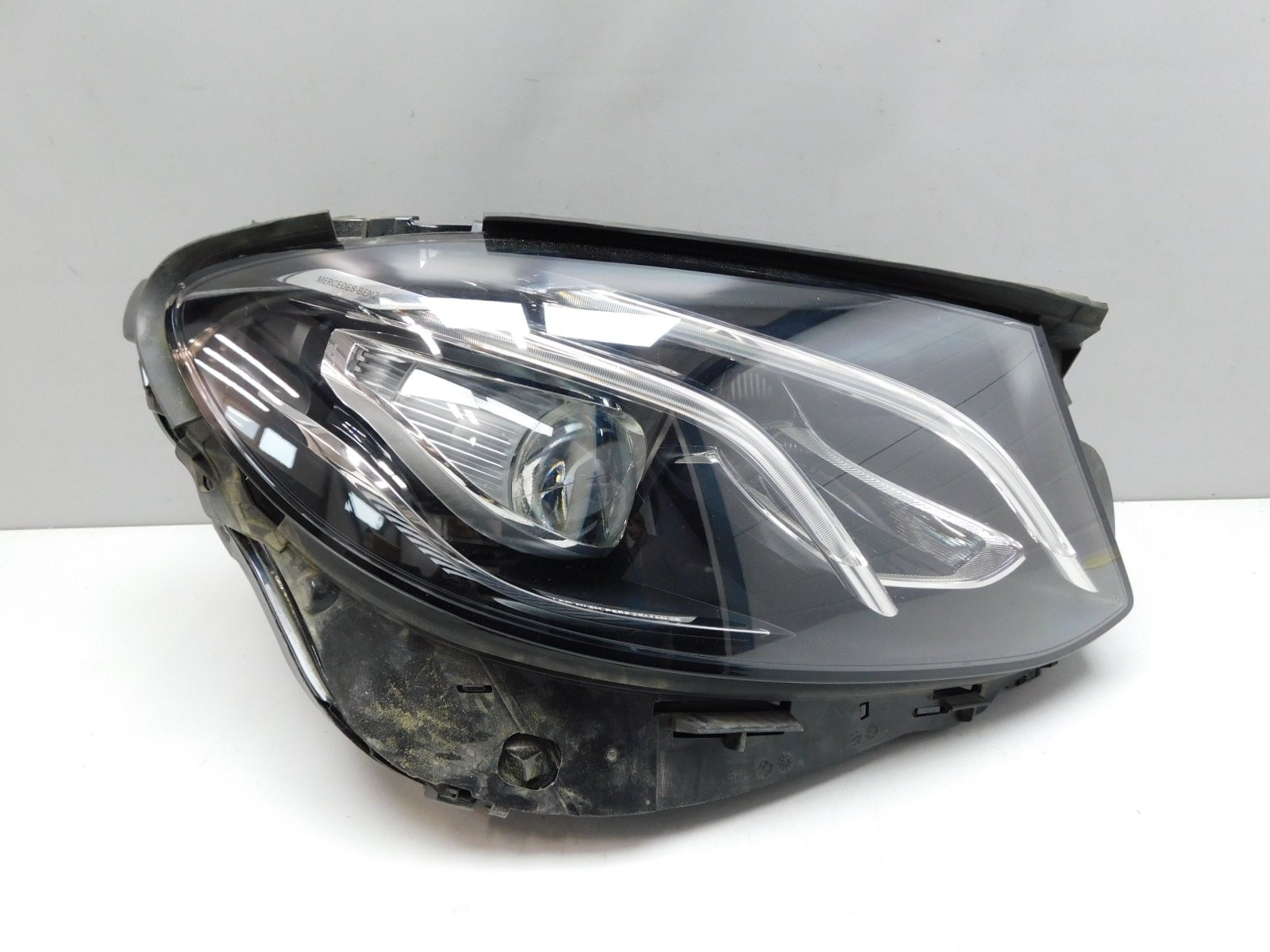 Фара правая Mercedes-Benz E-Klasse W213 2016>