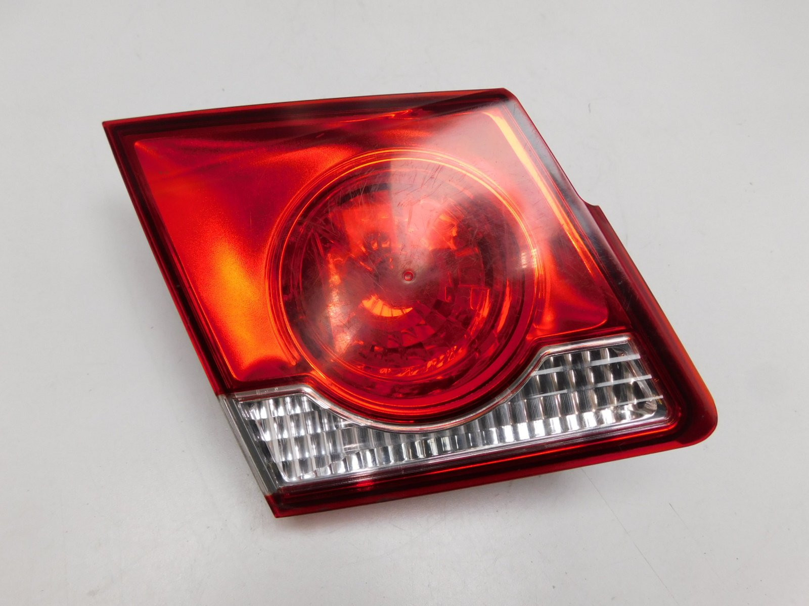 Фонарь задний внутренний левый Chevrolet Cruze 2009>