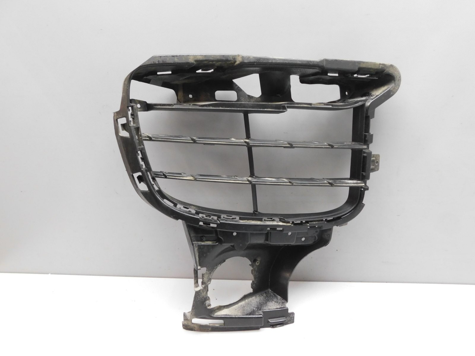 Решетка в бампер правая Porsche Cayenne 2010-2017