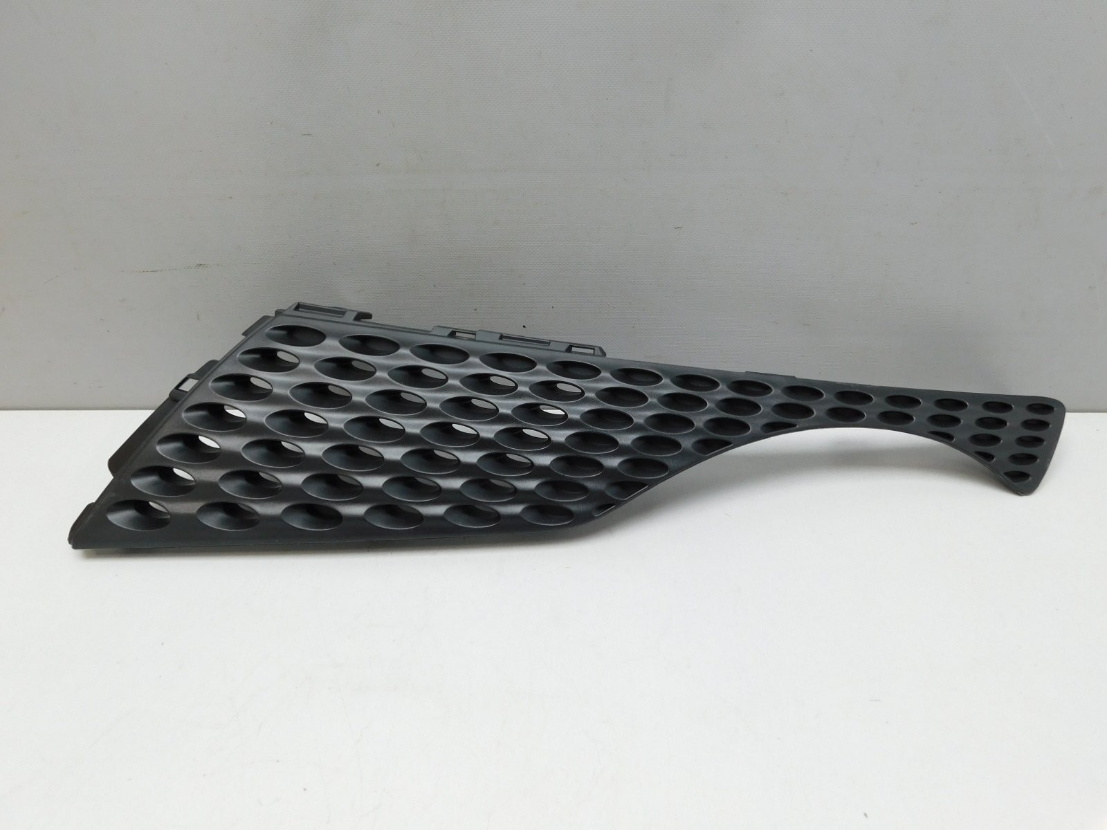 Решетка в бампер левая Nissan Juke 2011>