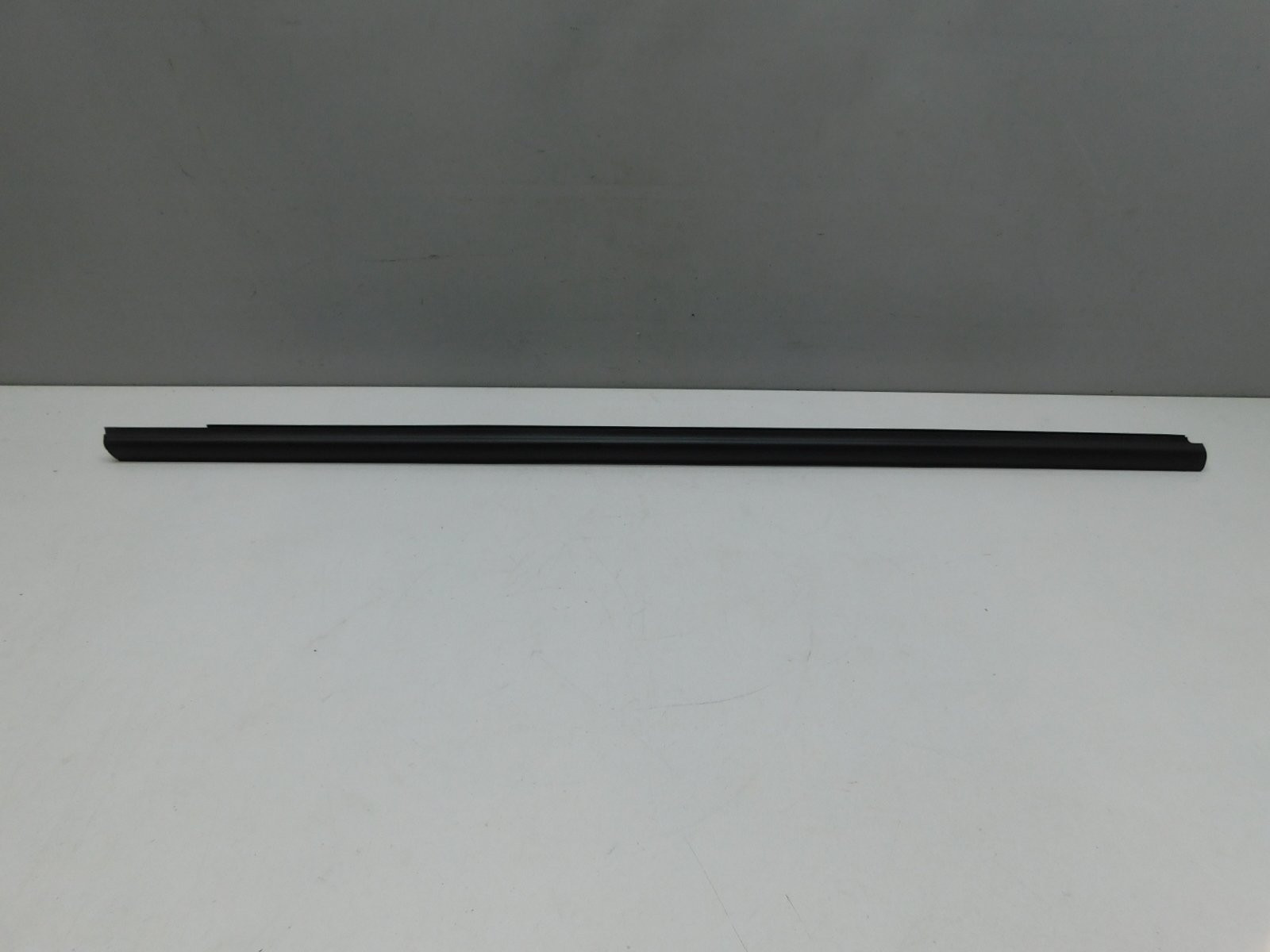 Накладка стекла переднего правог Ssang Yong New Actyon 2010>