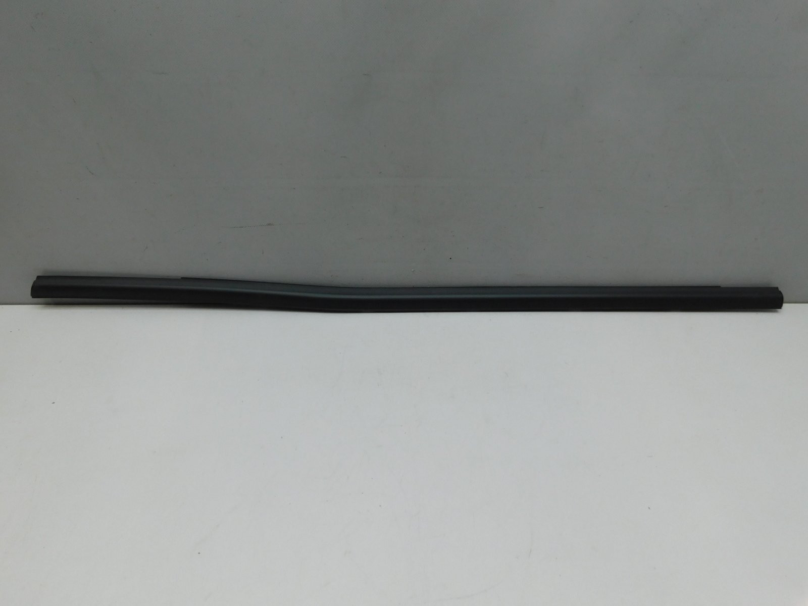 Накладка стекла заднего правого Ssang Yong New Actyon 2010>