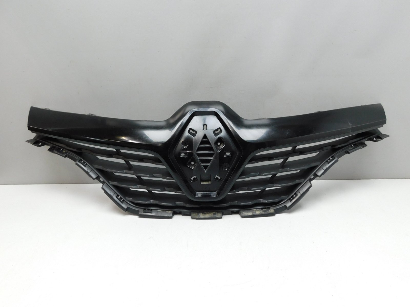 Решетка радиатора Renault Kaptur 2016>