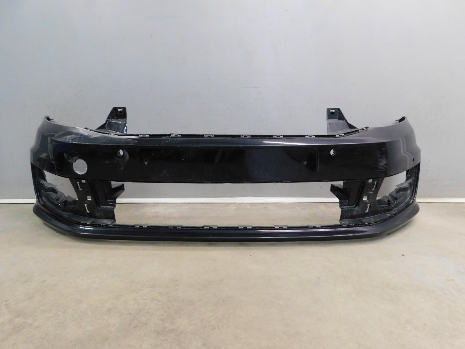 Бампер передний Volkswagen Polo Sedan 2011-2020